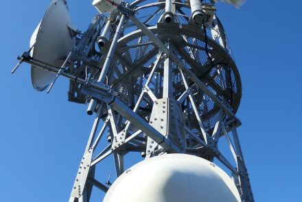 Anteny 1800 MHz: Kluczowe Elementy Współczesnych Sieci Komórkowych