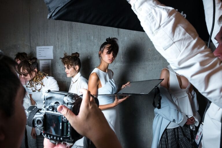Street style z Zarą: przegląd inspiracji z wielkich miast