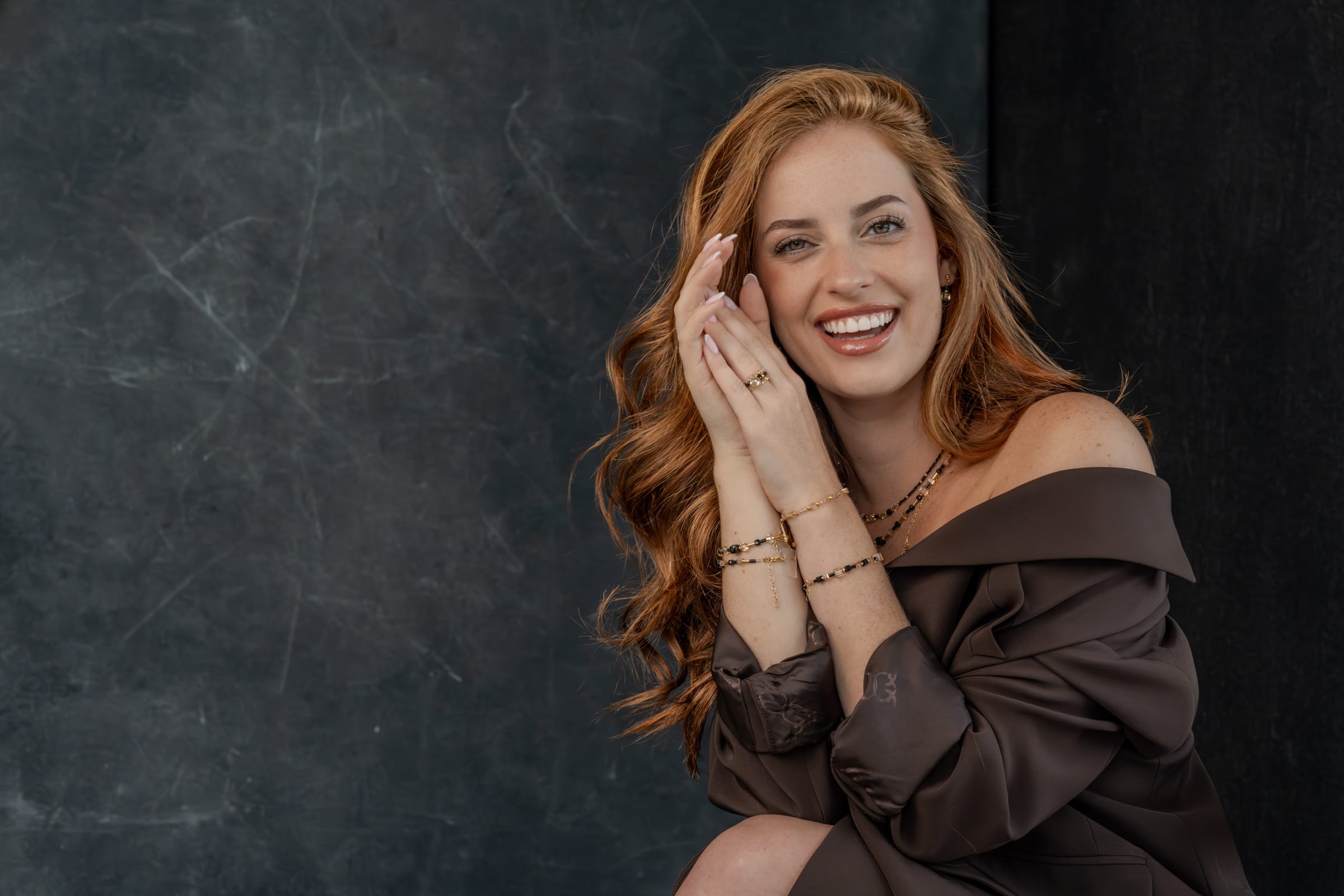 Elegancja spotyka się z lekkością: dlaczego złote bransoletki na obrączce to idealny wybór Elegancja spotyka się z lekkością: dlaczego złote bransoletki na obrączce to idealny wybór